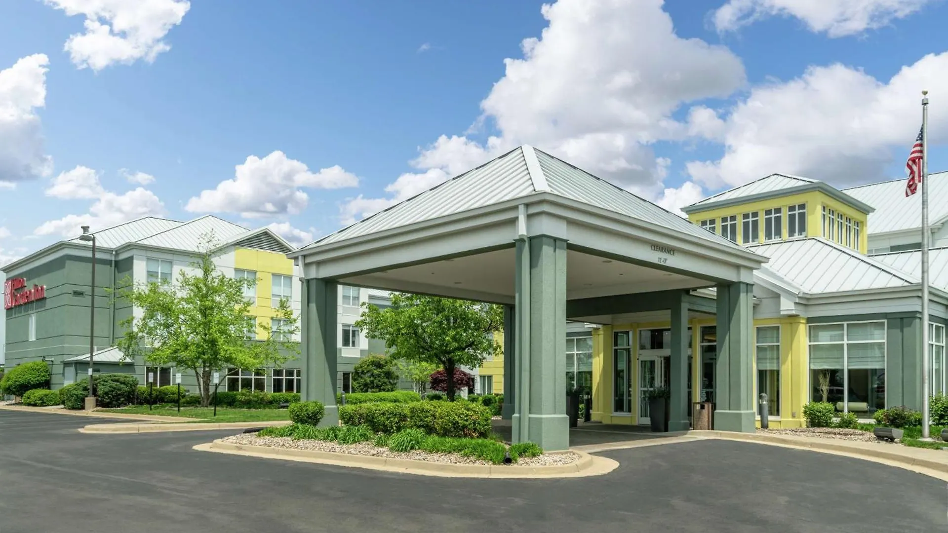 Hilton Garden Inn Louisville East contacts